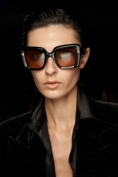 Look 14